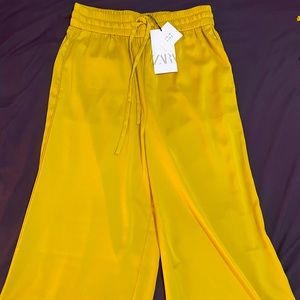 ZARA Satin Effect spicy gold pants 💛